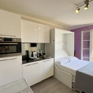 Riviera Nice: Old Town With Sea View Apartment Nice